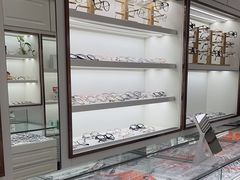 -翰佐蔡司小乐圆·依视路星趣控·暴龙眼镜折扣店