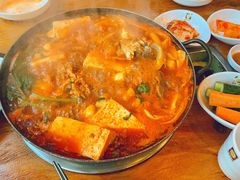 土豆排骨火锅-喇喇排骨火锅·传统韩式脊骨汤(望京西园总店)