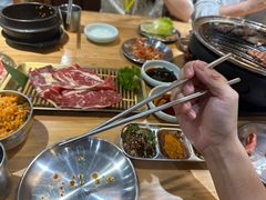 -汉城烤肉·黑金冠(华山路店)
