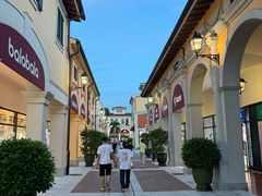 -佛罗伦萨小镇广佛名品奥特莱斯(疏港路店)