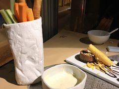 笔筒色拉-穹六人间 people 6(岳阳路店)