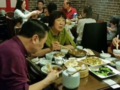 大堂-东口码头·烧鸽子·鱼头泡饼·地方菜(金鹰悦城店)
