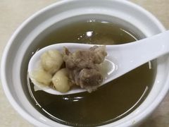 白莲炖尾龙骨汤-东平传统鸡饭(德信华城店)
