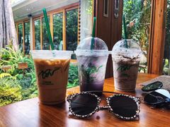 -Chom Cafe and Restaurant