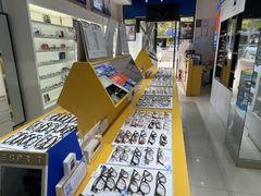 -诺柯视眼镜-蔡司依视路官方工厂店(淞南一店)