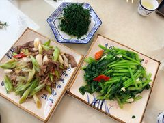 -壹阁胡羊焖饼(特色小吃街店)