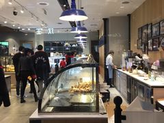 -巴黎贝甜(大宁国际商业广场店)