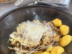 -粘豆包柴火铁锅炖
