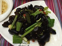 -香巴拉云南餐厅(华莱坞店)