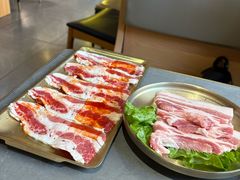 -围炉肉舍•炭烤活鳗•丹东海鲜烤肉(步行街店)