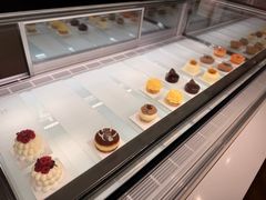 -潮一不贰·法式甜品·生日蛋糕·西式简餐(外滩店)