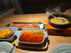 -蜜桃餐厅·伴山(湖滨商业街店)