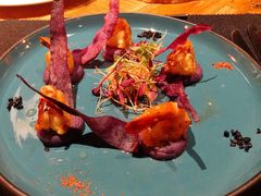 煎虾配紫薯泥薯片及姜味柠檬汁-AZUL by FUEL蓝色·法式酒馆(琶醍店)