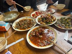 -茅屋大酒店