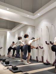 -静待花开瑜伽尊巴会馆