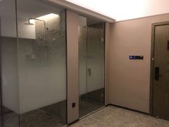 -曼谷一号酒店(深圳龙华大浪商业中心店)