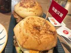 -必胜客(上海华谊新所店)