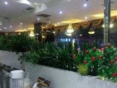-圣河湾虾饺美食(站前店)