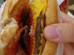 双层吉士汉堡-麦当劳(新世纪环球中心店)