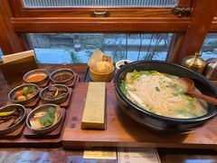 -银米·云南传统过桥米线(双廊黑金冠店)