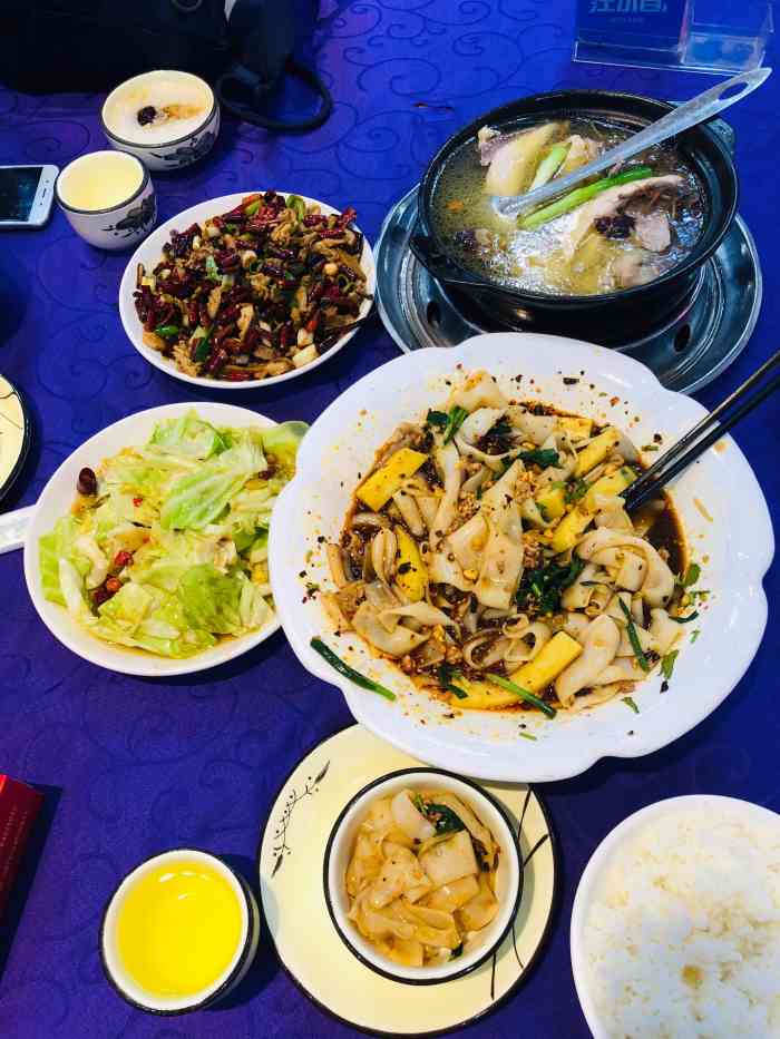 江川三道菜(西贡码头店)-"正宗不错!炖土鸡非常好吃!冰甜粥也非常好.