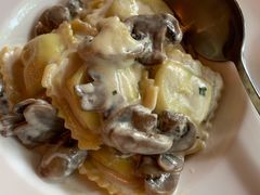 意式菠菜芝士饺配奶油蘑菇酱-La Tavernetta(Bar à Vin)(乌鲁木齐路店)