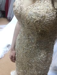 -觅白婚纱礼服馆