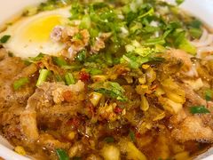 肉饼蒸蛋酸菜蒸肉粉-矮子粉店1985·长沙米粉(湘春路店)