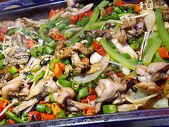 炭烧牛蛙平锅紫苏味-蘭奢雅集·江浙菜(青山江滩店)