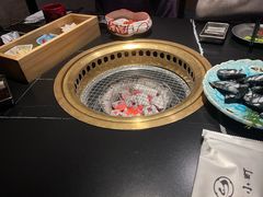 -山川小町·极番烧肉(新地假日广场店)