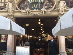 -Majestic Café