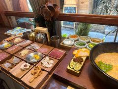 -银米·云南传统过桥米线(双廊黑金冠店)