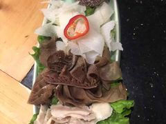 -顶顶汤火牛排火锅·经典铜锅涮肉