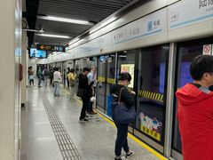 -陆家浜路(地铁站)