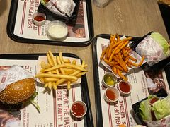 -The Habit Burger Grill 哈比特汉堡(复兴soho店)