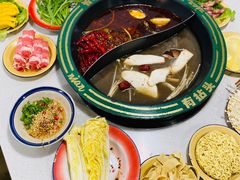 菌汤鸳鸯锅底-有拈头成都市井火锅(老门东店)