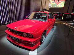 -上海宝信宝马4S店