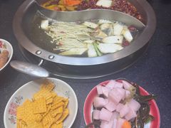 -沸炉重庆老火锅(军事博物馆店)