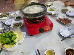 -墨脱石锅椰子鸡•香草鸭•东山羊(大东海店)