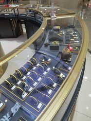 -六福珠寶(巴黎春天五角场店)