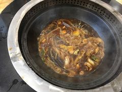 -粘豆包柴火铁锅炖