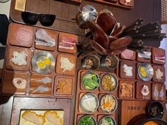 铜米·来吃一碗好米线-银米·云南传统过桥米线(双廊黑金冠店)