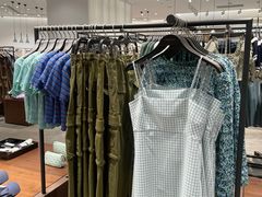 -URBAN REVIVO(上海中庚漫游城店)