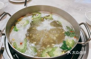 Bitter Melon and Soybean Beef Bone Pot