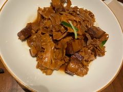 歙县笋煨黑毛猪肉-山里亲戚(淞虹路店)