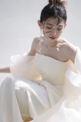 -不晚国际婚纱礼服