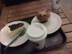 蓝莓芝士蛋糕+麦芬-星巴克臻选(广州沙面店)