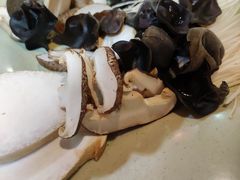 -羊家胡同·龙虾烧烤火锅(龙汇路店)