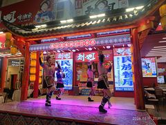 -刘姐啤酒鱼民族演艺餐厅(西街总店)