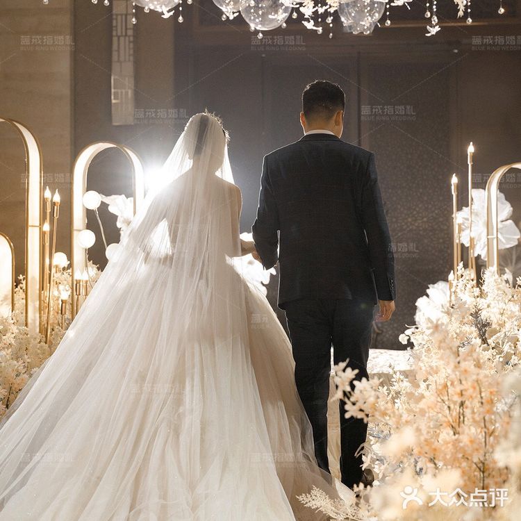 大气唯美的香槟色简欧婚礼